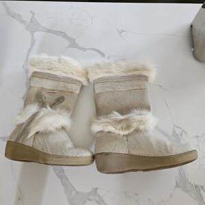 Vintage Tecnica White Cream Fur Boots